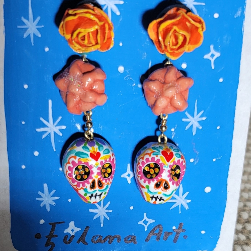 skull earrings